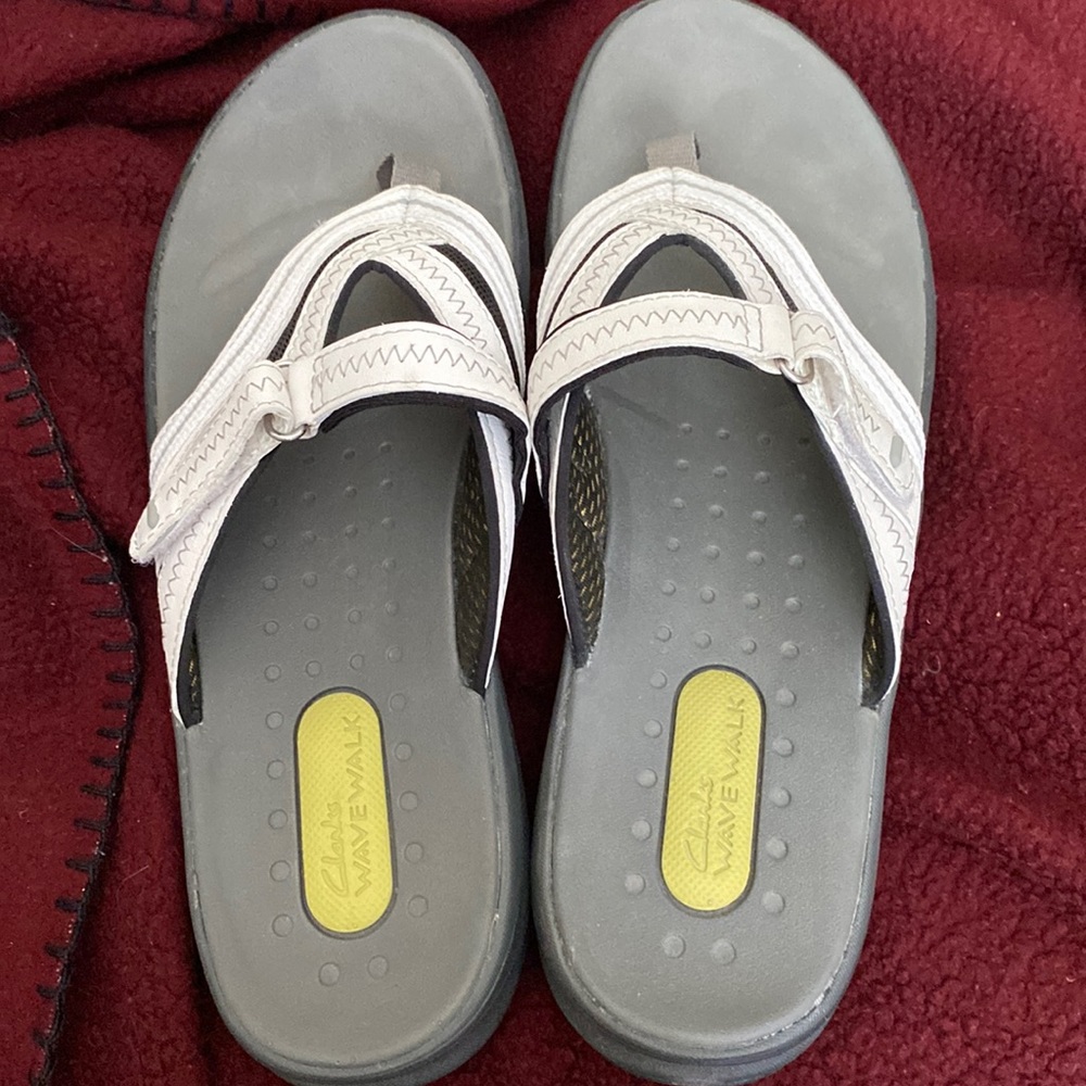 Ladies Clark’s Wave Walk sandals
